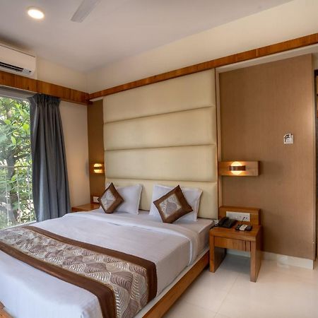 Home2 Suites And Service Apartments, Mumbai Airport Экстерьер фото