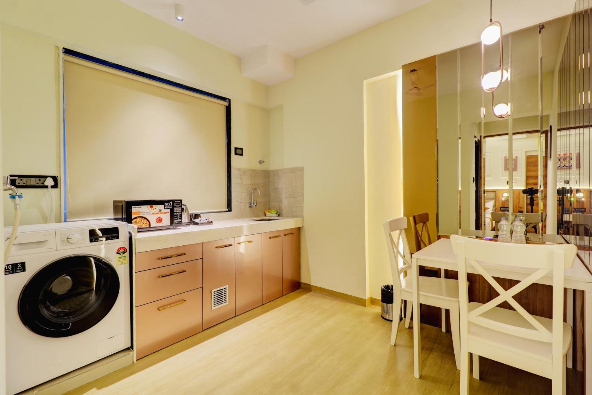 Home2 Suites And Service Apartments, Mumbai Airport Экстерьер фото