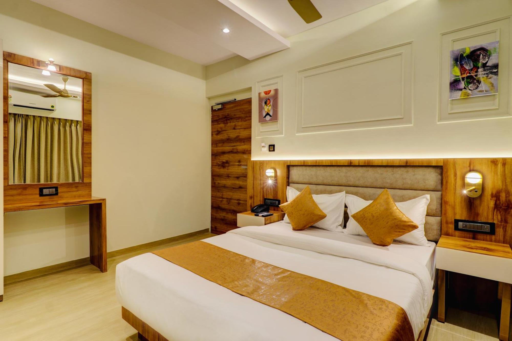 Home2 Suites And Service Apartments, Mumbai Airport Экстерьер фото
