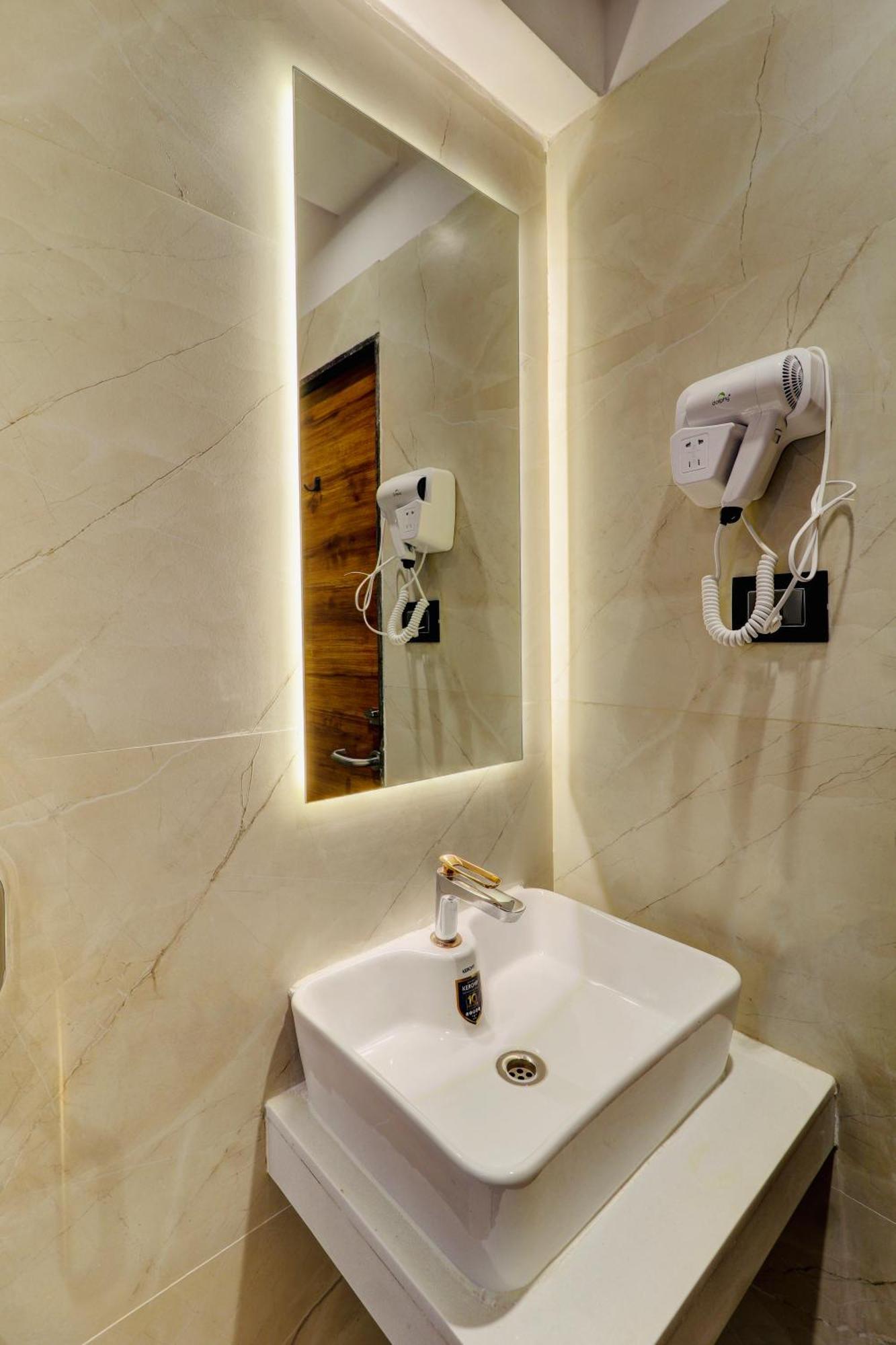 Home2 Suites And Service Apartments, Mumbai Airport Экстерьер фото