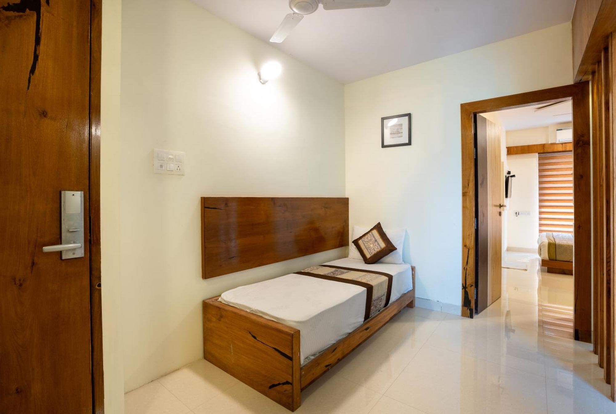Home2 Suites And Service Apartments, Mumbai Airport Номер фото